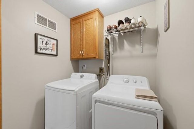 307 SW 13th Street, Oak Grove, MO 64075
