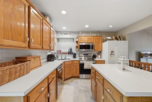 307 SW 13th Street, Oak Grove, MO 64075
