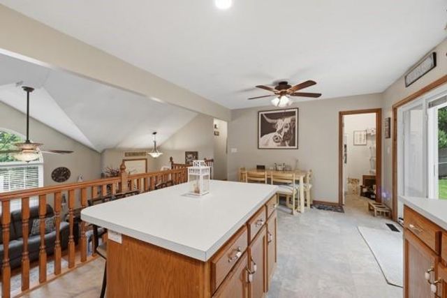 307 SW 13th Street, Oak Grove, MO 64075