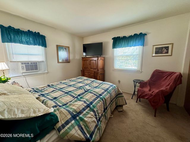 67 Carlisle Road, Toms River, NJ 08757
