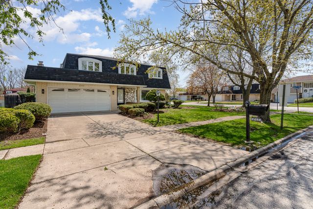 8559 S Broadmoor Drive, Palos Hills, IL 60465