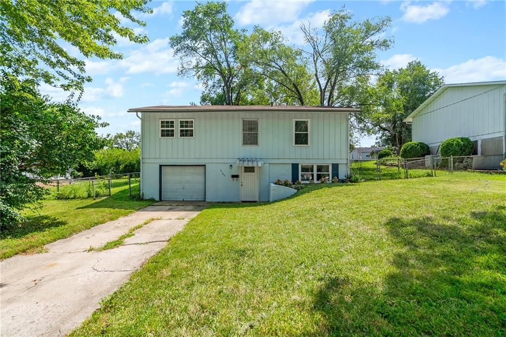6103 E 152nd Street, Grandview, MO 64030