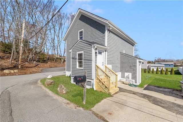 2 Birch Street, Tiverton, RI 02878