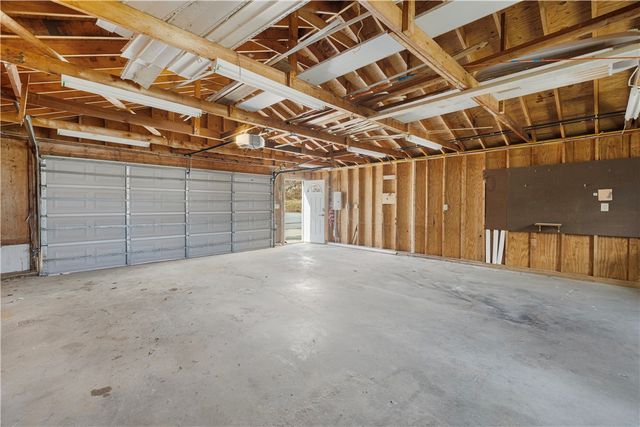 2 Birch Street, Tiverton, RI 02878