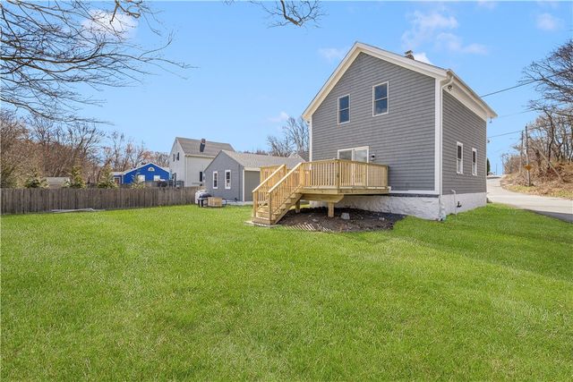 2 Birch Street, Tiverton, RI 02878