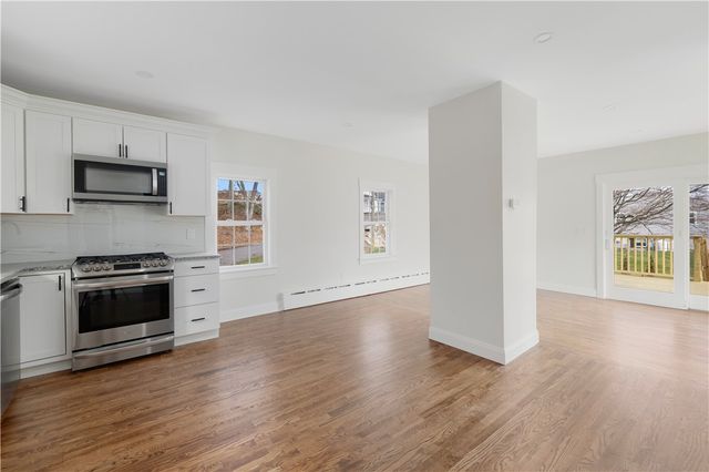 2 Birch Street, Tiverton, RI 02878