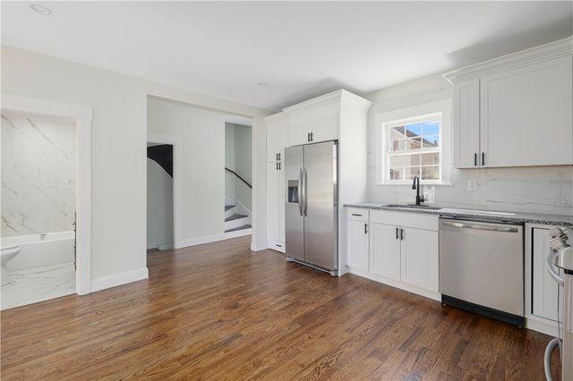 2 Birch Street, Tiverton, RI 02878