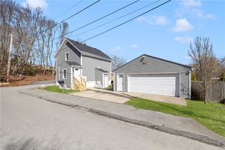 2 Birch Street, Tiverton, RI 02878