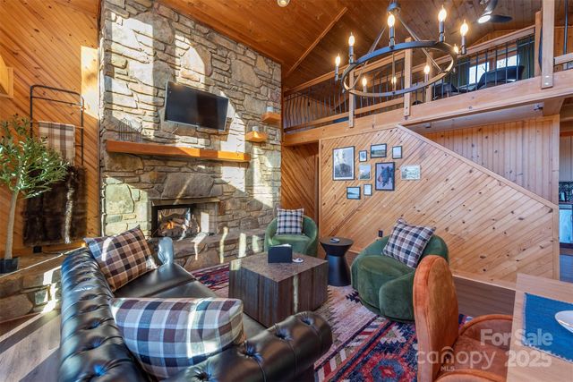 2338 El Miner Drive, Mars Hill, NC 28754