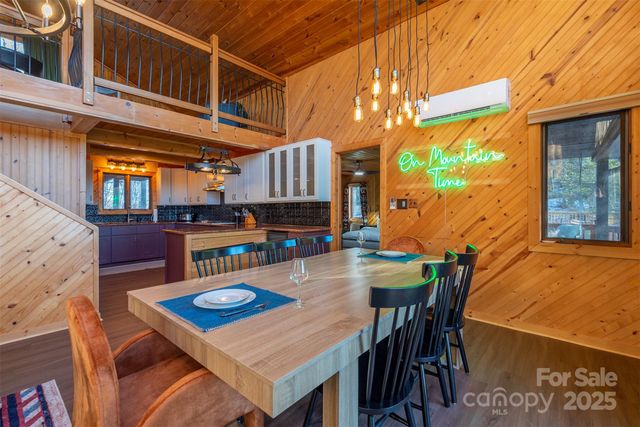 2338 El Miner Drive, Mars Hill, NC 28754