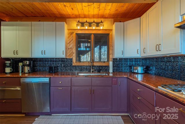 2338 El Miner Drive, Mars Hill, NC 28754