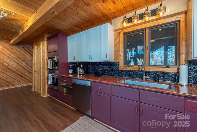 2338 El Miner Drive, Mars Hill, NC 28754