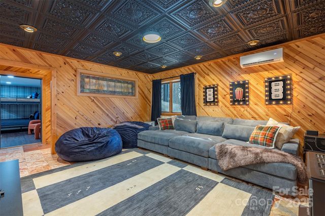 2338 El Miner Drive, Mars Hill, NC 28754