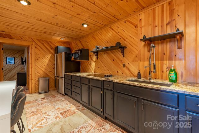 2338 El Miner Drive, Mars Hill, NC 28754