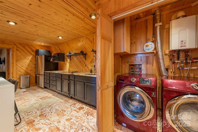 2338 El Miner Drive, Mars Hill, NC 28754