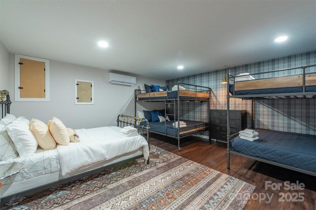 2338 El Miner Drive, Mars Hill, NC 28754