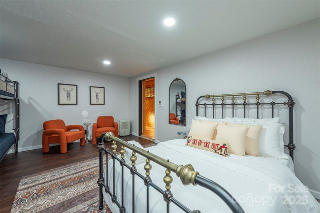 2338 El Miner Drive, Mars Hill, NC 28754