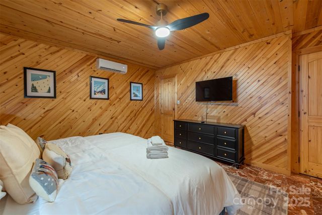 2338 El Miner Drive, Mars Hill, NC 28754