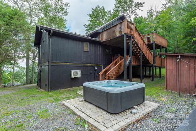 2338 El Miner Drive, Mars Hill, NC 28754