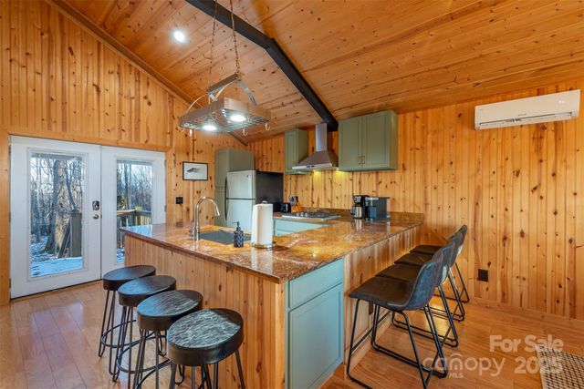 2338 El Miner Drive, Mars Hill, NC 28754