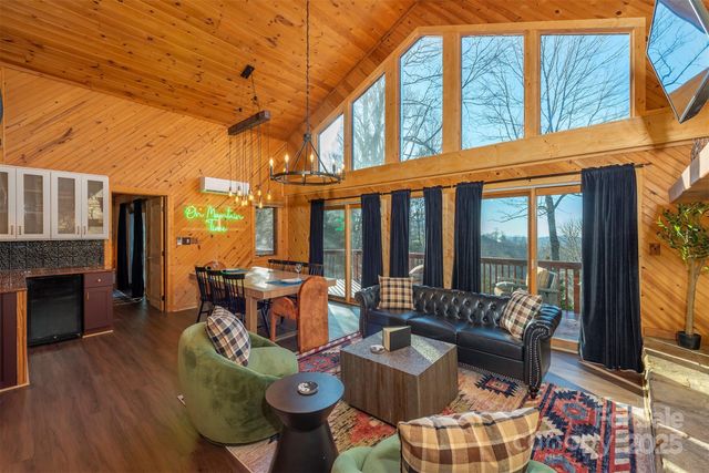 2338 El Miner Drive, Mars Hill, NC 28754