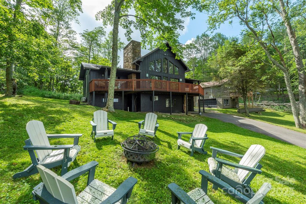 2338 El Miner Drive, Mars Hill, NC 28754