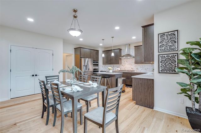 343 Amelia Circle, South Lyon, MI 48178