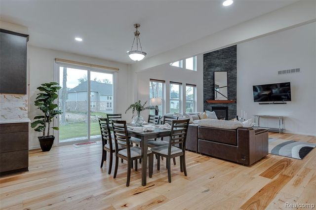 343 Amelia Circle, South Lyon, MI 48178
