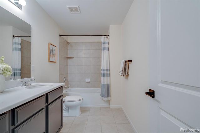 343 Amelia Circle, South Lyon, MI 48178