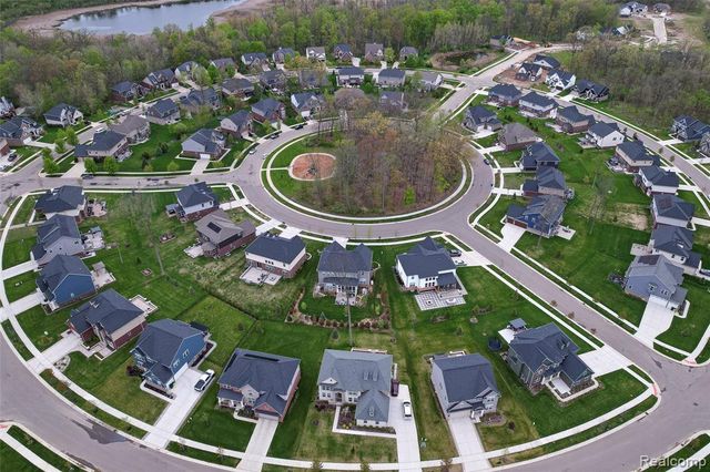 343 Amelia Circle, South Lyon, MI 48178