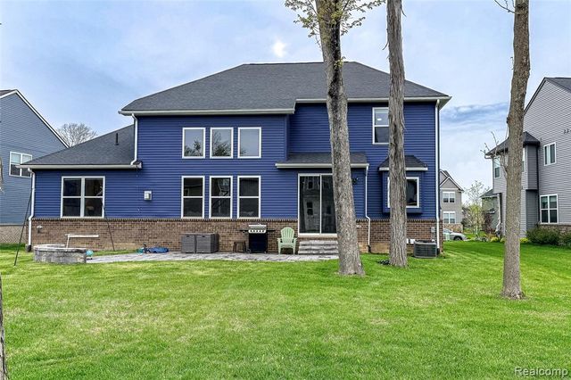 343 Amelia Circle, South Lyon, MI 48178