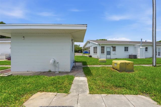 9920 DAFFODIL 52, Pinellas Park, FL 33782
