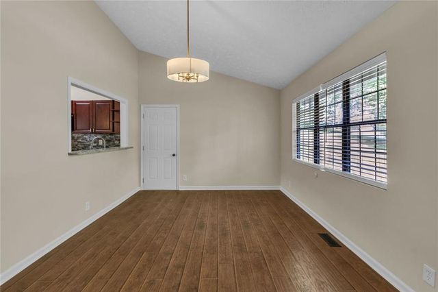 631 Brighton Drive NW, Lawrenceville, GA 30043