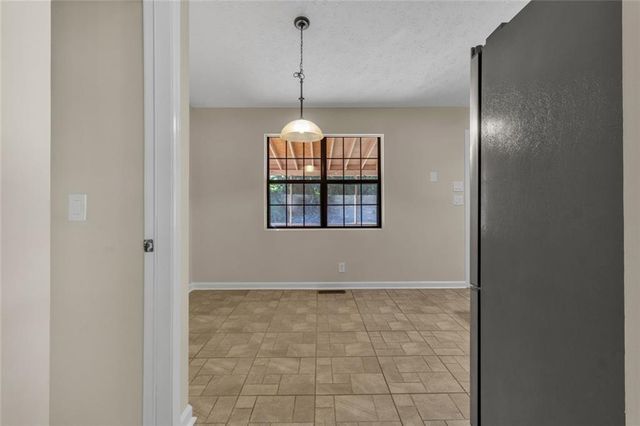 631 Brighton Drive NW, Lawrenceville, GA 30043