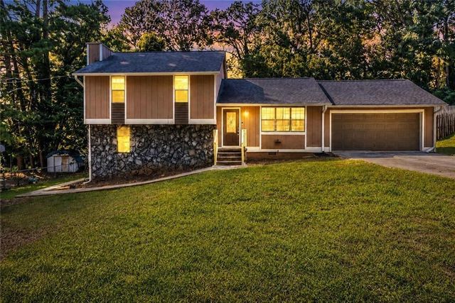 631 Brighton Drive NW, Lawrenceville, GA 30043