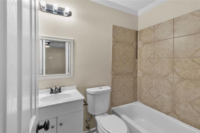 631 Brighton Drive NW, Lawrenceville, GA 30043