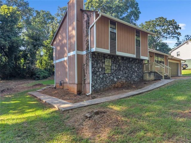 631 Brighton Drive NW, Lawrenceville, GA 30043