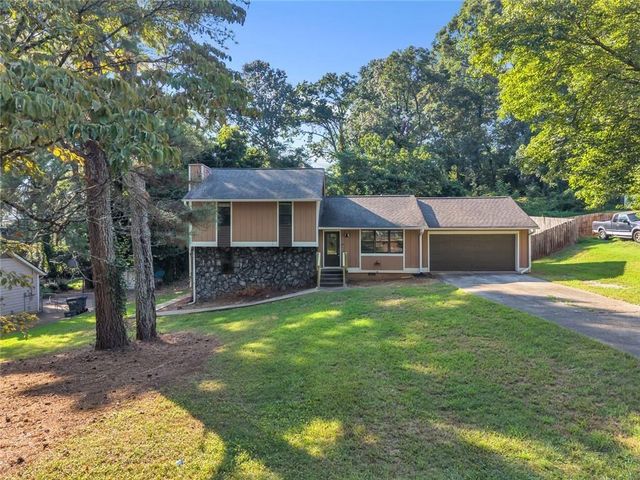 631 Brighton Drive NW, Lawrenceville, GA 30043