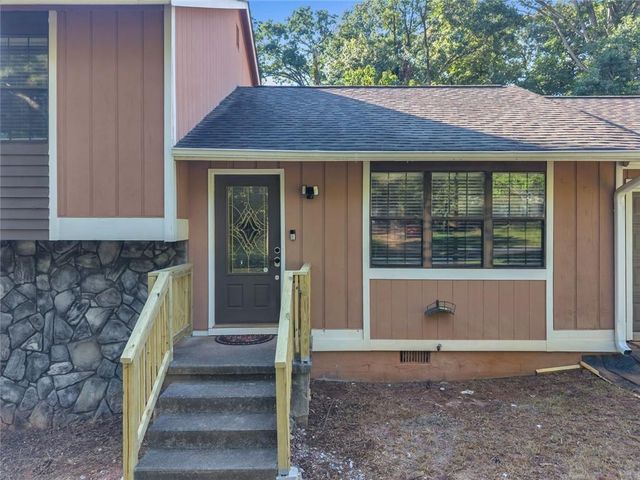 631 Brighton Drive NW, Lawrenceville, GA 30043