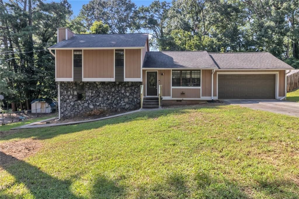 631 Brighton Drive NW, Lawrenceville, GA 30043
