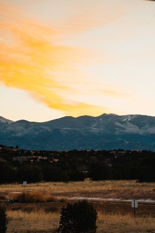 48 Tierra Antigua, Santa Fe, NM 87506