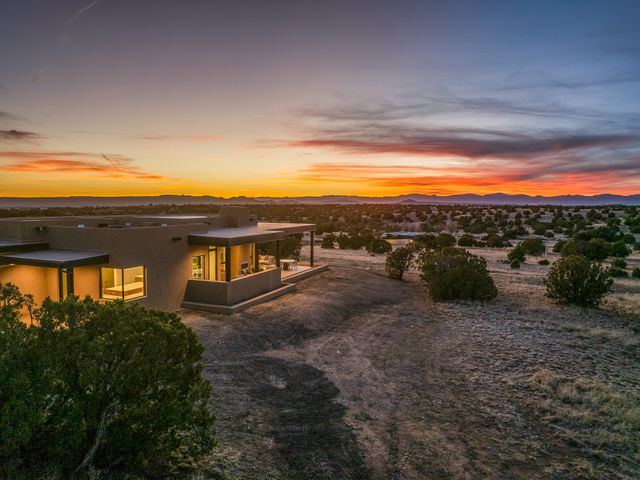 48 Tierra Antigua, Santa Fe, NM 87506