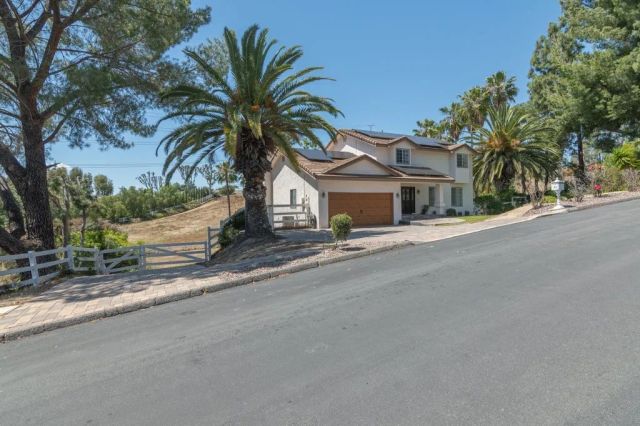 40575 Calle Fiesta, Temecula, CA 92591