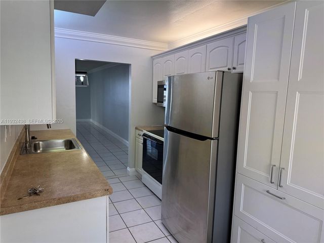 185 Lakeview Dr 101, Weston, FL 33326