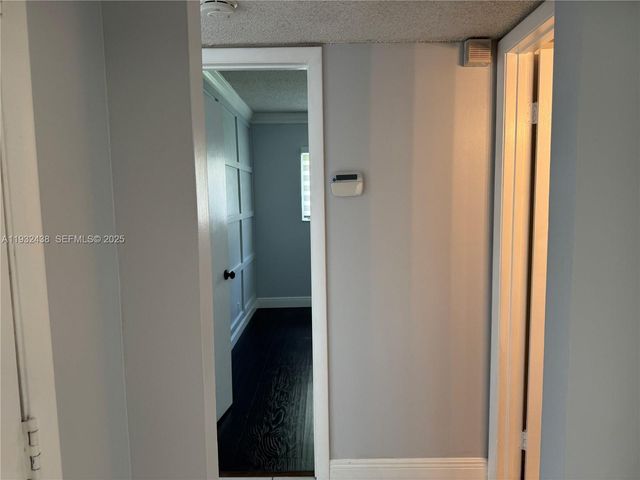 185 Lakeview Dr 101, Weston, FL 33326