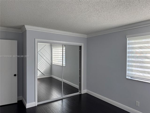 185 Lakeview Dr 101, Weston, FL 33326