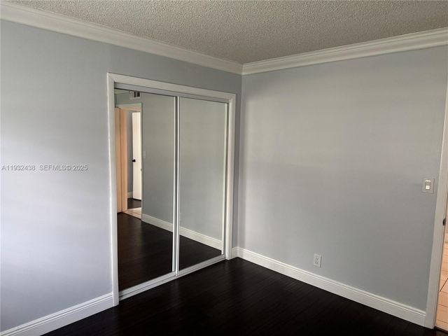 185 Lakeview Dr 101, Weston, FL 33326