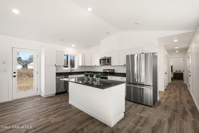 375 Jasper Loop, Ponderay, ID 83852