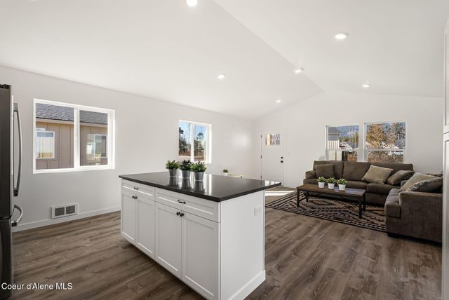 375 Jasper Loop, Ponderay, ID 83852