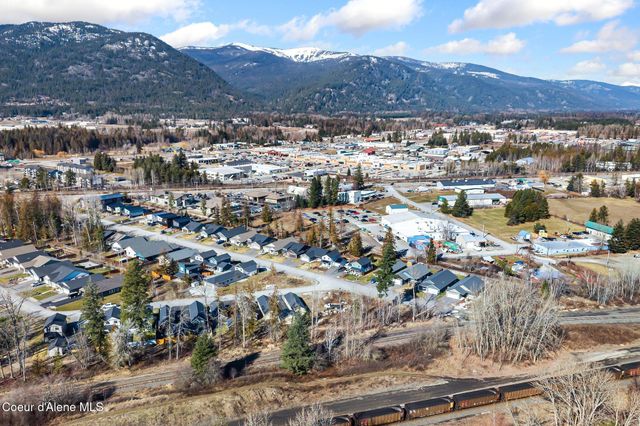 375 Jasper Loop, Ponderay, ID 83852